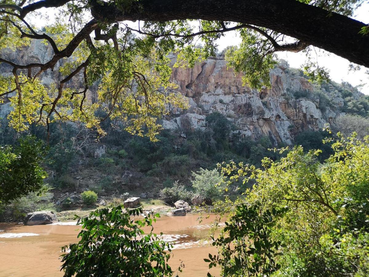 Nthakeni Bush & River Camp Pafuri Gate Exterior photo